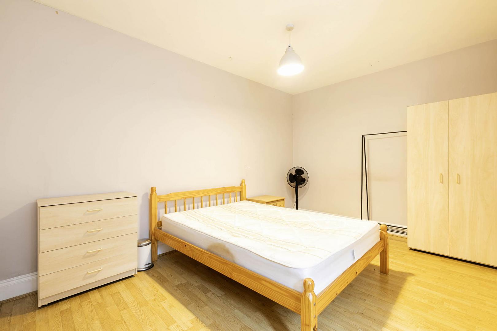 Modern and Central Apartment Belton Road, Willesden Green